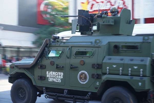 Operativos en Michoacán y Veracruz, banda independiente, con armamento, un vehículo, probable droga y numerario. Red internacional desarticulada