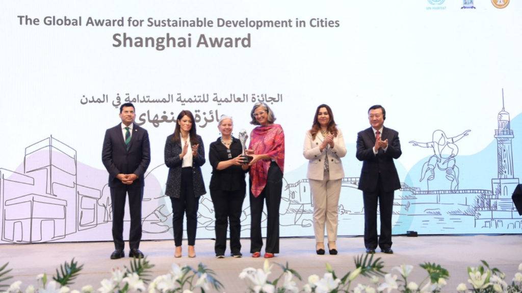 El Premio Global de Shanghái otorgadó a Clara Brugada destaca las acciones innovadoras y de alto impacto en materia de desarrollo urbano.