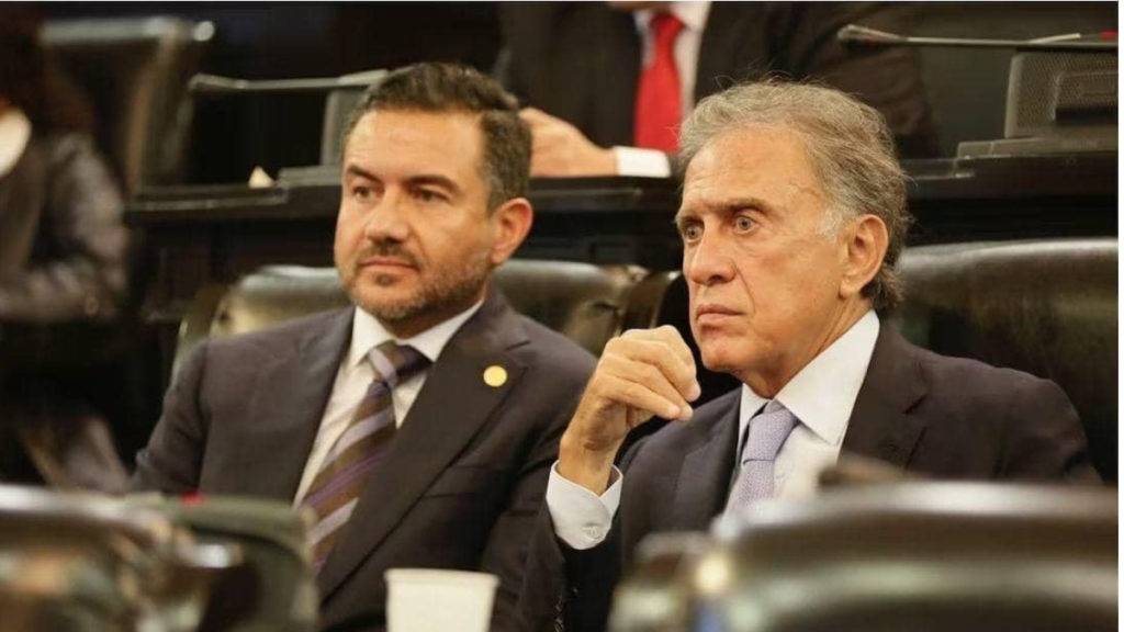 El exgobernador de Veracruz y su hijo, el senador Miguel Ángel Yunes Márquez, aseguran que la expulsión fue arbitraria y sin notificación previa.