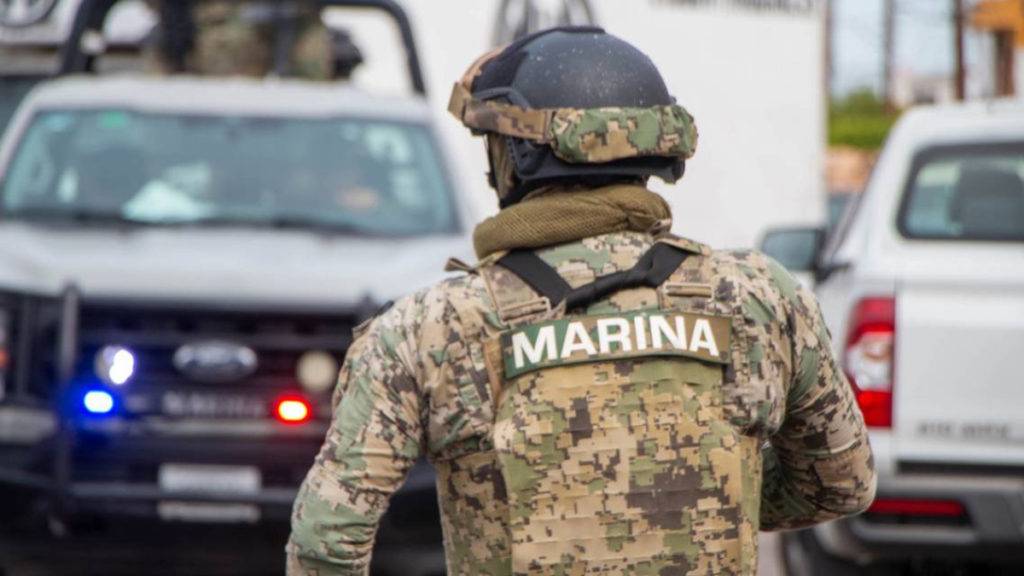 Aseguran armas, presunta marihuana, equipo táctico y embarcaciones menores del Grupo Escorpión ligado al Cártel del Golfo. 