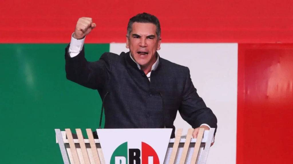 "Alito" Moreno acusa intentos de instaurar una “dictadura comunista” en México, mientras enfrenta señalamientos por corrupción y desvío de recursos.