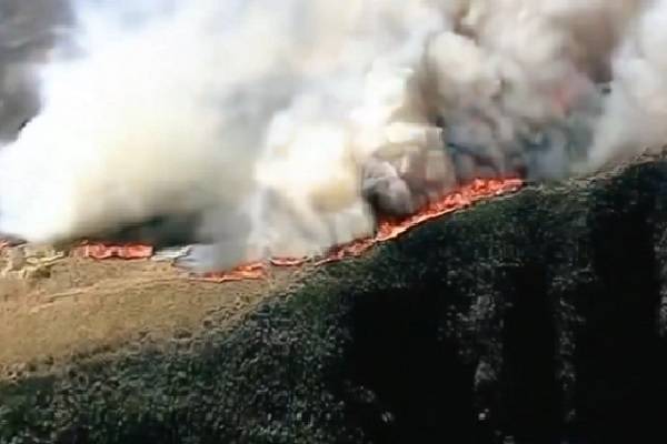 Sur de California con presencia de poderosos vientos estacionales. Alerta de incendios. Bomberos de Tijuana en intensa actividad para contener emergencias