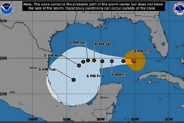 Huracán Rafael se mantiene como huracán de categoría 2 pero en lugar de dirigirse a Florida viró hacia el oeste. Alerta en Península de Yucatán