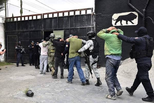 Seguridad de Edomex y Guardia Nacional reportan que 35 hombres y 8 mujeres fueron detenidos en Fundación de Rescate de Circo y Cautiverio en Ocoyoacac