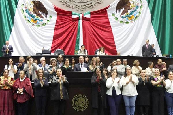 Reformas al artículo 19 Constitución. 335 diputados a favor y 108 en contra. Excluyen narcomenudeo y defraudación fiscal e incluyen precursores de fentanilo