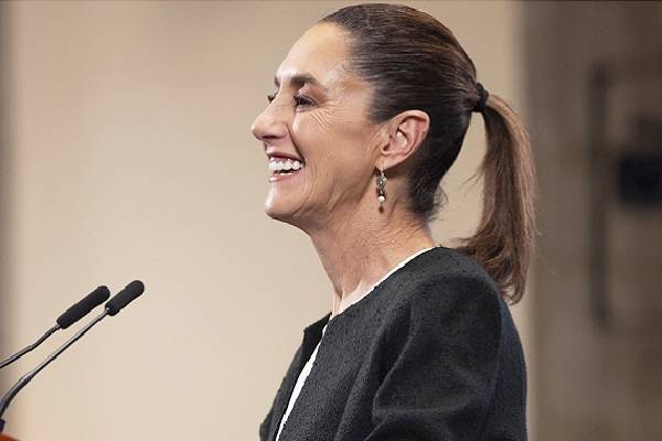 Sheinbaum informó de resultados de llamada a Trump. Renovada convocatoria al Zócalo de México el domingo 9 para festival e informar al pueblo