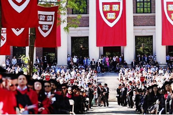 Trump suspende visas estudiantiles con efecto inmediato. Ampliará revisión y verificación de antecedentes, incluídas redes sociales