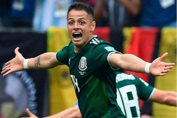 Futbolista Chicharito Hernández apercibido y multado por Federación Mexicana de Futbol. Agradece a quienes le exigen ser mejor persona