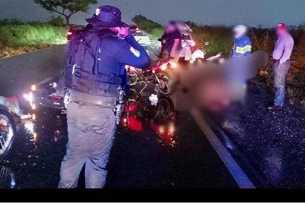 Veracruz, Las Choapas: Tío y sobrino alcanzados por descarga: Habían salido a comprar útiles escolares. Dos motociclistas también mueren