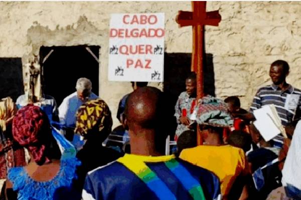 Bloqueos carreteros agravan carencias y acceso a ayuda humanitaria. En Mozambique, hasta 600 mil desplazados desde 2017