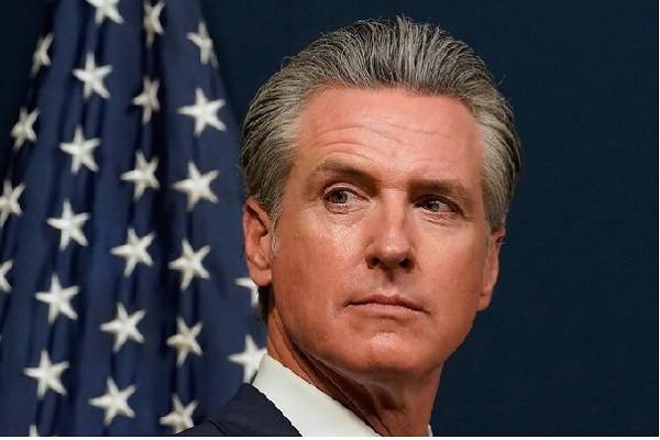 Trump de "incompetencia y la ignorancia maliciosa, que busca la muerte del pensamiento independiente" acusa gobernador de California