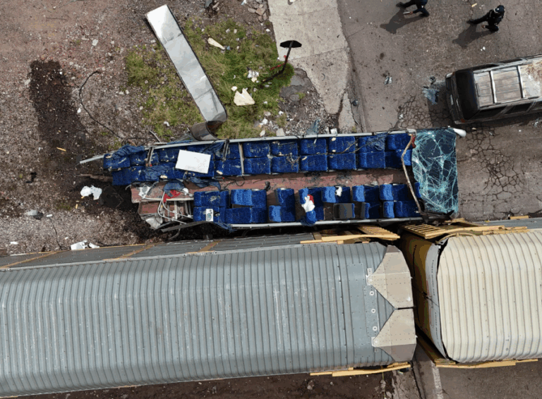 Choca tren contra autobús en Atlacomulco: 10 muertos y gritos de desesperación. Imprudencia del chofer, la causa aparente
