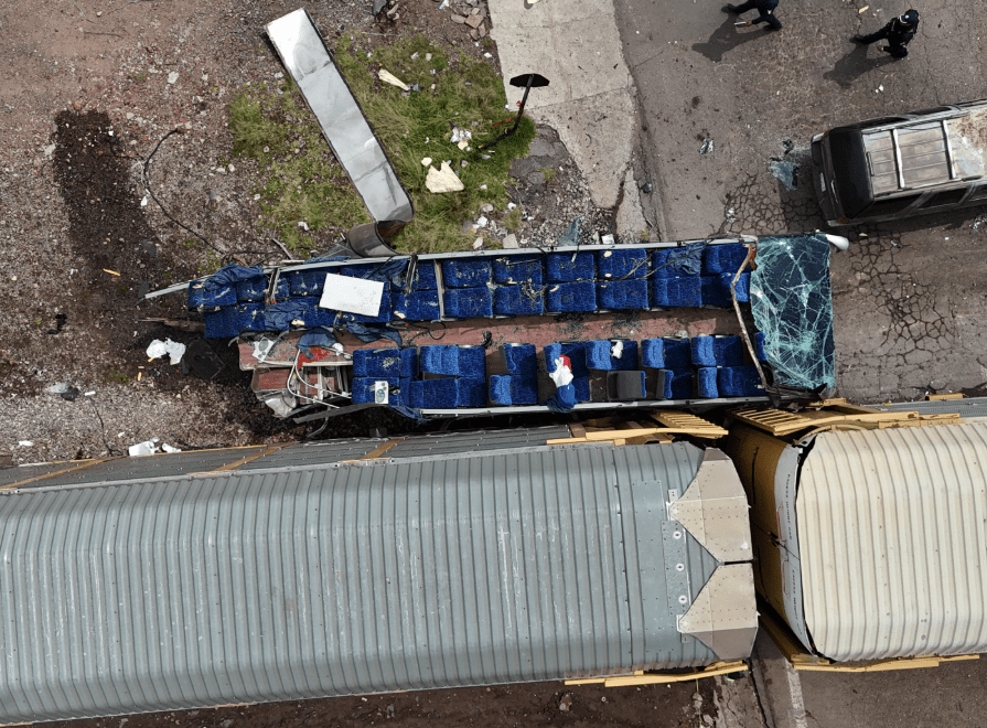 Choca tren contra autobús en Atlacomulco: 10 muertos y gritos de desesperación. Imprudencia del chofer, la causa aparente