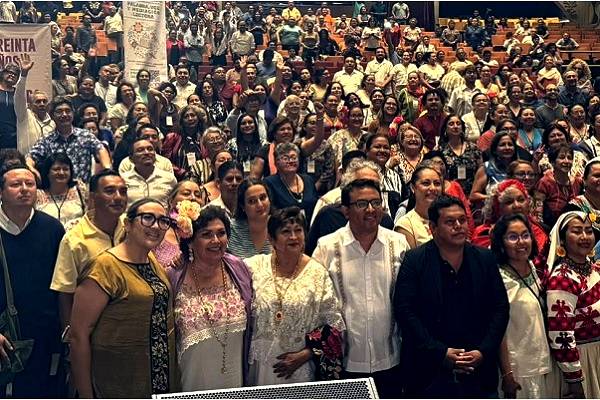 Leer y escribir en lengua indígena acto de resistencia: Encuentro Chiapas, Tabasco, Campeche, Q. Roo, Veracruz y Yucatán