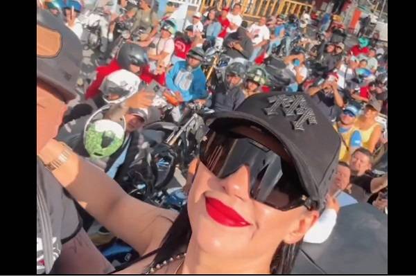 Motociclistas sin casco, automotores sin placas o documentos. No hubo muertos dice alegre Sandra Cuevas: "Nada que no hayamos vivido"