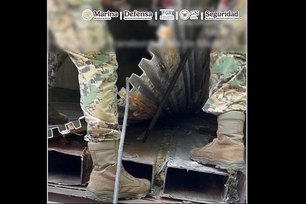 Puerto de Mazatlán: Destapan doble fondo en tractocamión con el auxilio de rayos x y binomios caninos. Lo incautado vale 426 millones