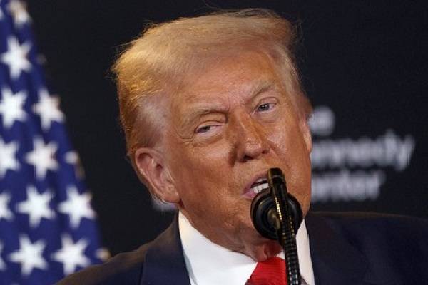 "…necesitamos una organización precisa, imparcial, objetiva y que diga la verdad sobre Estados Unidos" Trabajadores de Voice of America