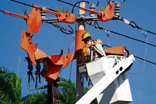 Paulatinamente se restablece el servicio en la Península de Yucatán y que afectó a más de millón y medio de usuarios