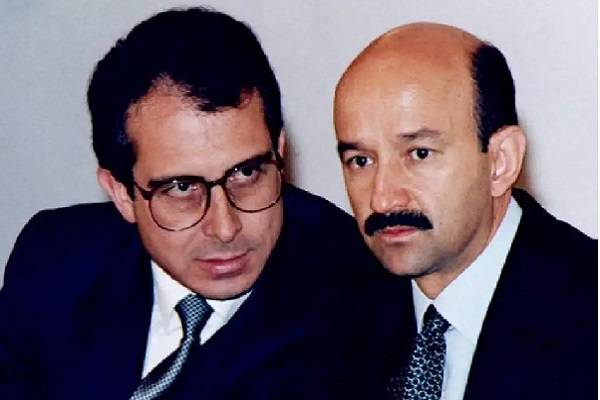 Fobaproa, deuda privada a deuda pública. Lo poquito que pagan bancos se les contaba como impuestos. Se recuperarán 10 mil millones anuales