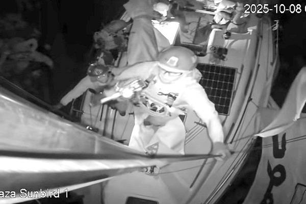 El Ejército israelí interceptó otra flotilla de ayuda humanitaria de camino a Gaza. Algunos activistas de la Global Sumud siguen en prisión