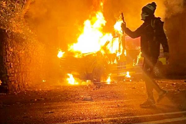 Dublín: Disturbios a casi dos años de violentas protestas por migración. Primer ministro Martin, calificó hechos “extremadamente graves"