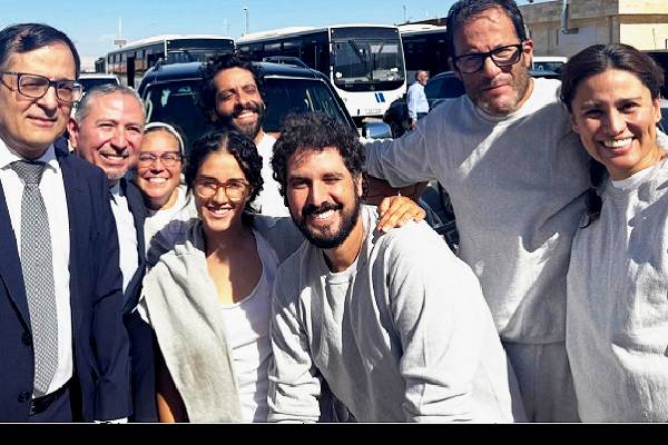 Mexicanos en la Flotilla ya de regreso confirma Relaciones Exteriores. Otros deportados a Grecia y Eslovaquia. La guerra no cesa