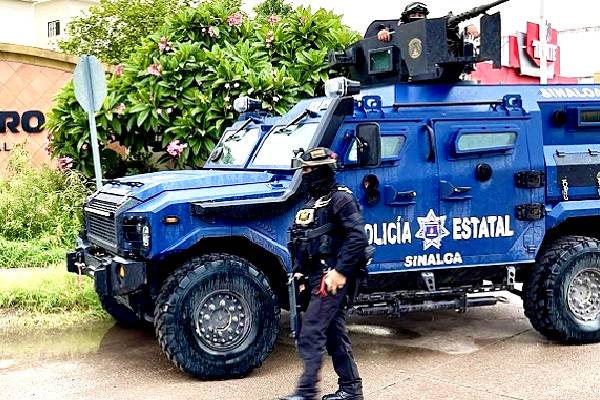 Agresión a balazos contra policías en sector Stanza Cantabria, Sinaloa. Elemento fallece, Descubren escondite de agresores