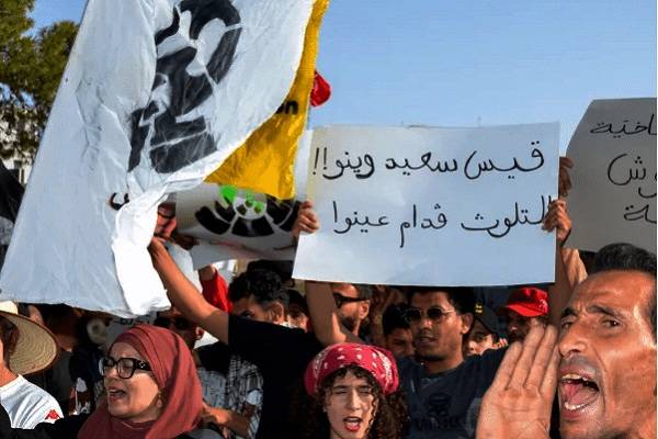 Unas 120 personas hospitalizadas por contaminación en Túnez