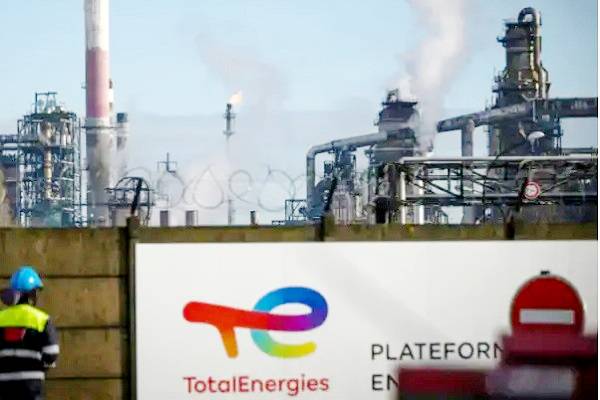 Prometió neutralidad de carbono para 2050 produciendo petróleo y gas. Primera petrolera enjuiciada por "greenwashing", lavado verde de imagen