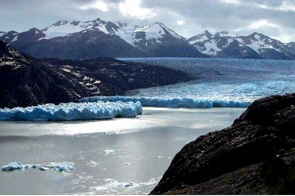 Tragedia en la Patagonia. Siete más están desaparecidos en el Parque Nacional Chileno. Ráfagas de hasta 193 km/h sorprendió al grupo.