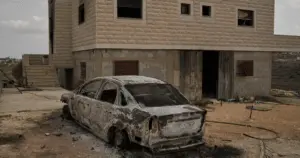 Foto: Coche perteneciente a la familia Tubasi. Ap
