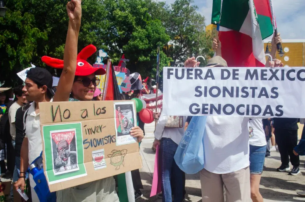 Marcha en Mérida / Sofía Vital 