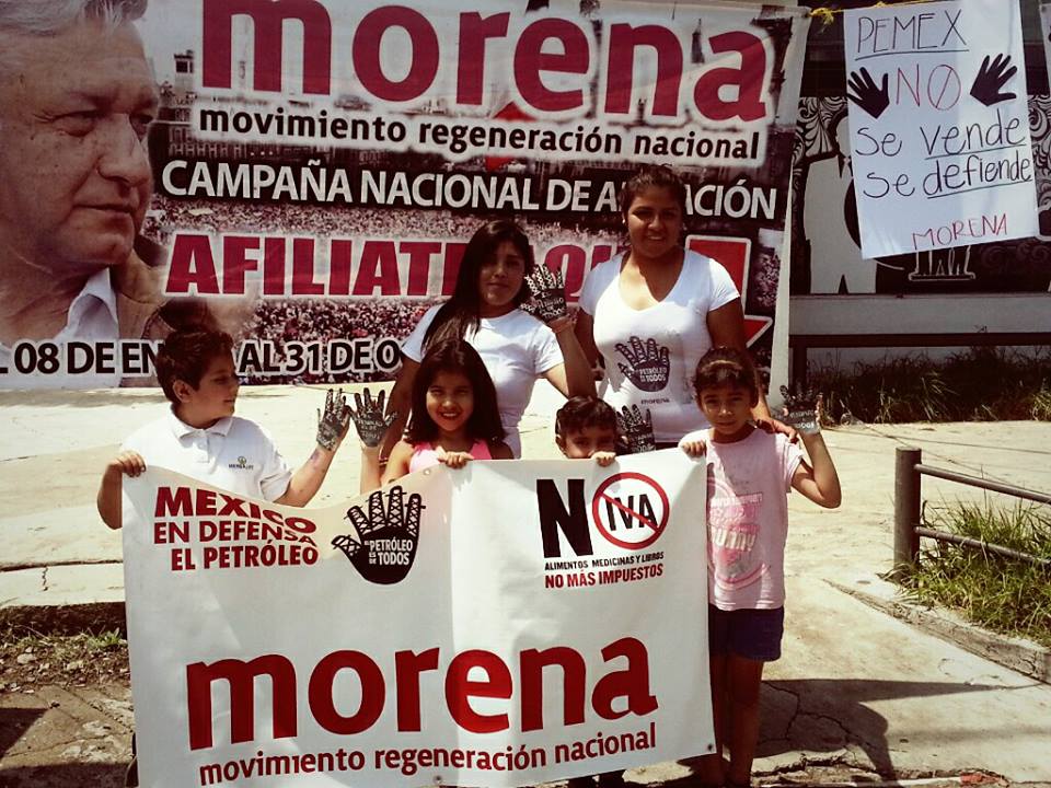 Morena Michoacán en Defensa del petróleo.